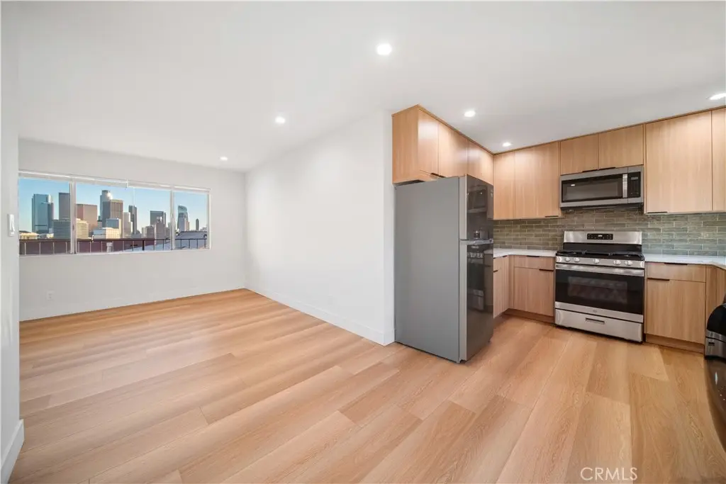 936 Centennial 6, Los Angeles, CA — listing photo 1