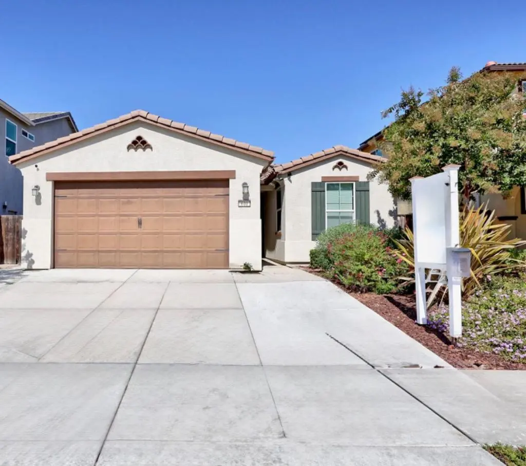 610 Valencia Way, Hollister, CA — listing photo 1