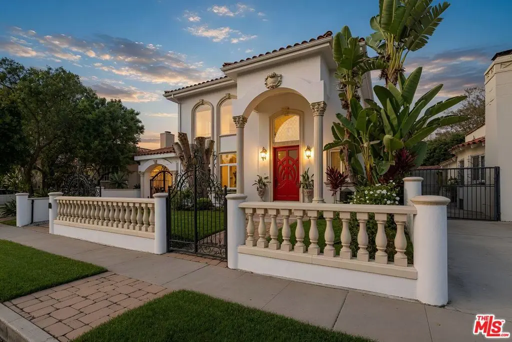 Single Family Residence for rent at 2339 S HOLT Avenue, Los Angeles, CA featuring 3 beds and 3 baths