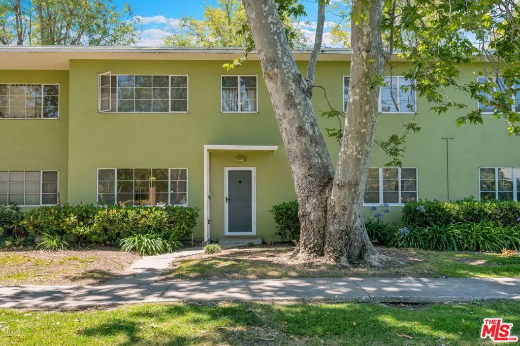 Condominium for sale at 5516 Village Green, Los Angeles, CA featuring 2 beds and 1 bath