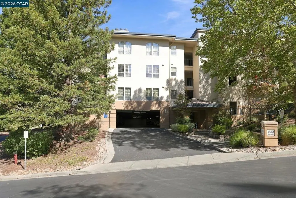 5951 Autumnwood Dr 3B, Walnut Creek, CA — listing photo 1