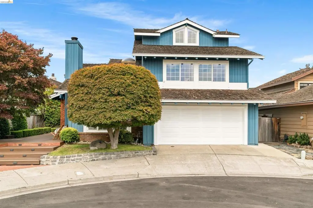 Single Family Residence for sale at 21 Stonington Pt, Alameda, CA featuring 4 beds and 4 baths