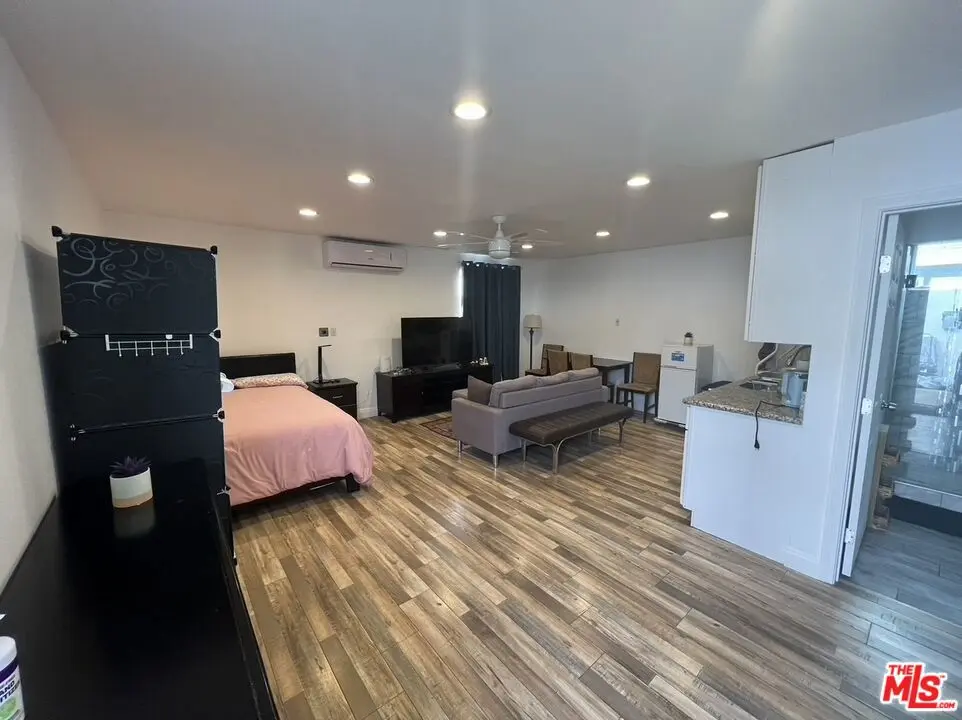 22602 Hatteras Street B, Woodland Hills, CA — listing photo 1