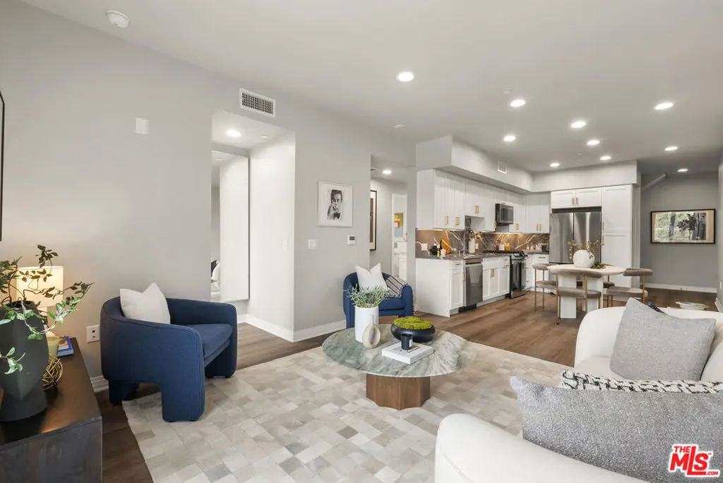 7428 Santa Monica Boulevard 201, West Hollywood, CA — listing photo 1