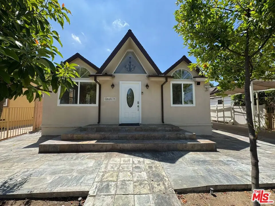 5049 Hesperia Avenue, Encino, CA — listing photo 1