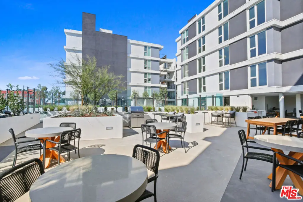 Apartment for rent at 200 N Vermont Avenue 518, Los Angeles, CA and 1 bath