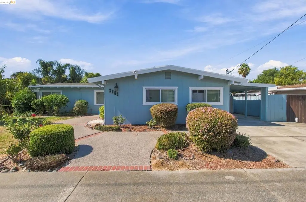 Single Family Residence for sale at 2685 Richard Ave, Concord, CA featuring 5 beds and 2 baths