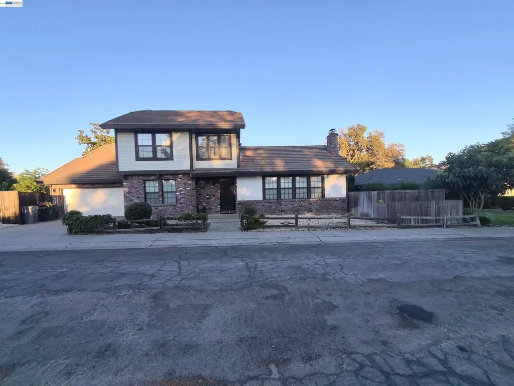 2030 Edgewater, Sacramento, CA — listing photo 1