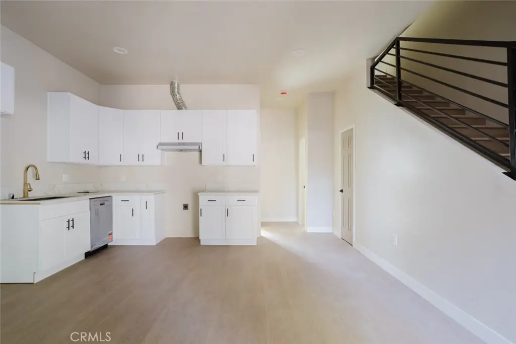 7350 Cozycroft Avenue, Winnetka, CA — listing photo 1
