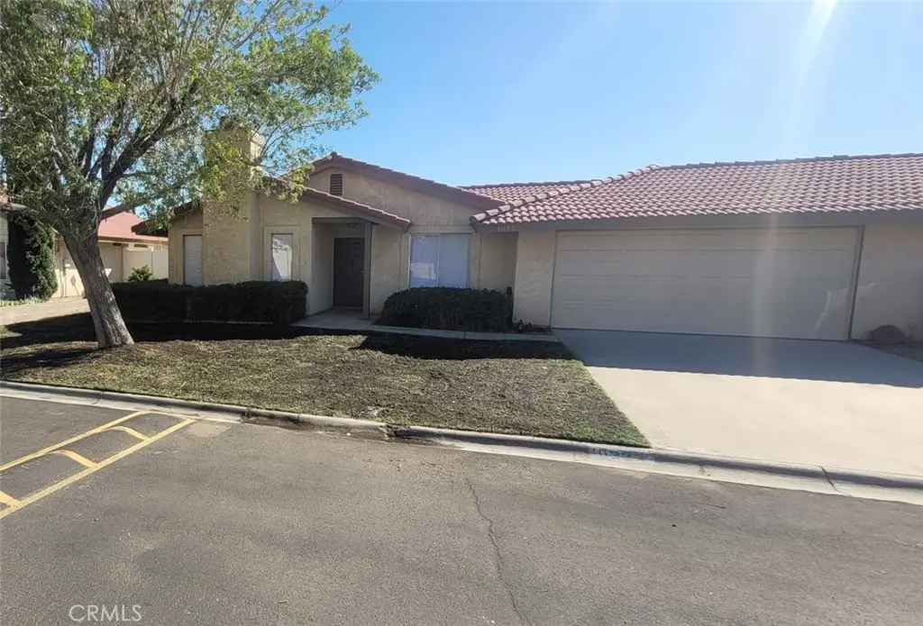 10323 Shahaptain, Hesperia, CA — listing photo 1