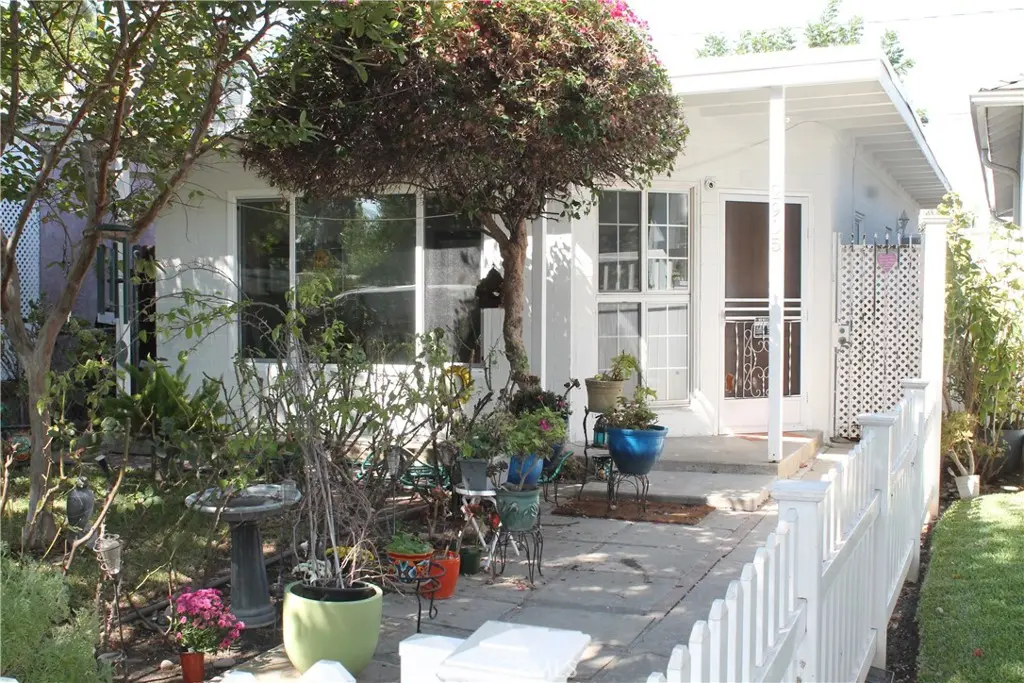 2905 W Chandler Boulevard, Burbank, CA — listing photo 1