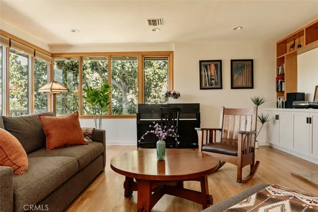 13201 Cheltenham, Sherman Oaks, CA — listing photo 1