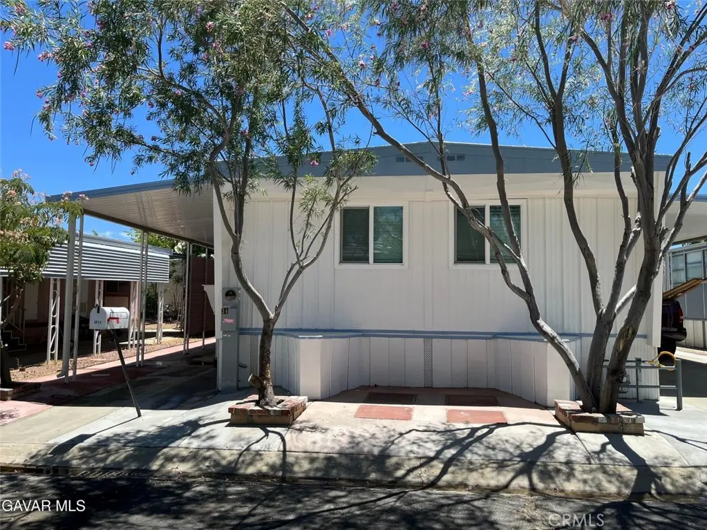2550 East Avenue I 34, Lancaster, CA — listing photo 1