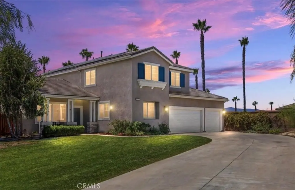 Single Family Residence for rent at 17973 Aloe Lane, Riverside, CA featuring 6 beds and 3 baths
