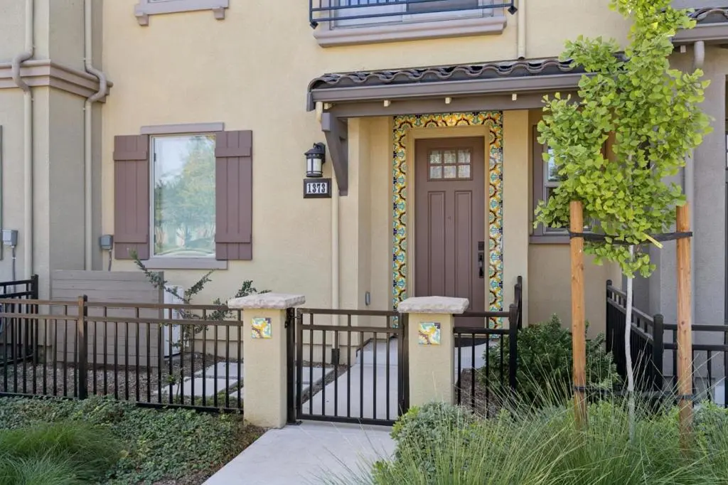 1373 W Middlefield Road, Mountain View, CA — listing photo 1