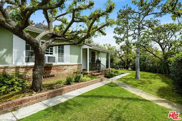 Single Family Residence for rent at 650 LORNA Lane, Los Angeles, CA featuring 3 beds and 3 baths