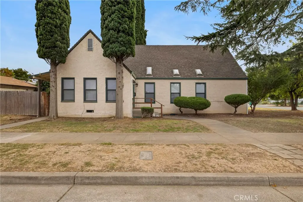 Single Family Residence for sale at 112 &114 S Sacramento Street, Willows, CA featuring 4 beds and 4 baths