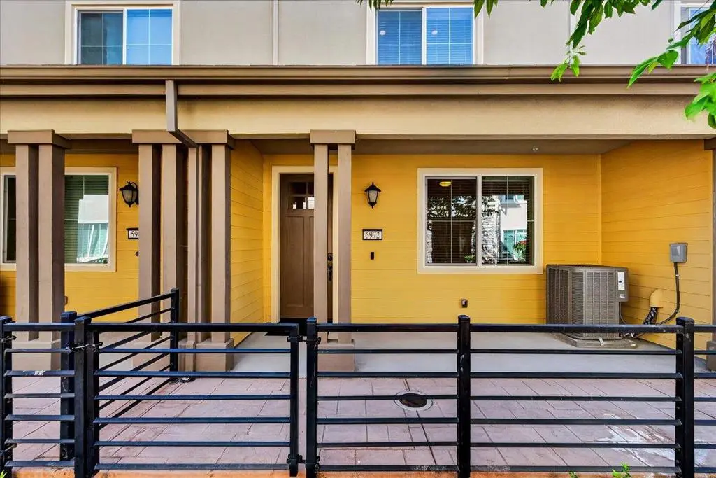 Townhouse for rent at 5972 Reddick Loop, San Jose, CA featuring 3 beds and 3 baths