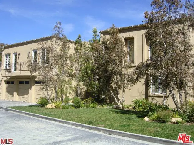 Single Family Residence for rent at 14465 MULHOLLAND Drive, Los Angeles, CA featuring 6 beds and 8 baths