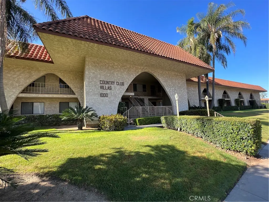 Residential Lease for rent at 1000 Central Avenue 20, Riverside, Riverside County, CA featuring 2 beds and 2 baths