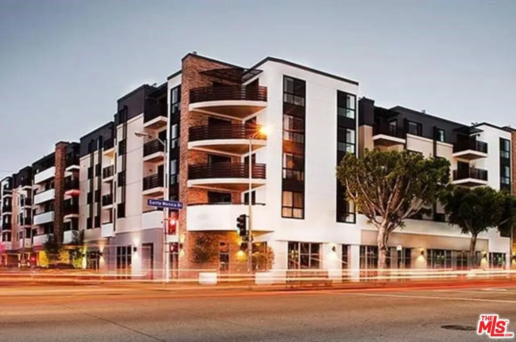 Condominium for rent at 1518 Federal 202, Los Angeles, CA featuring 3 beds and 3 baths
