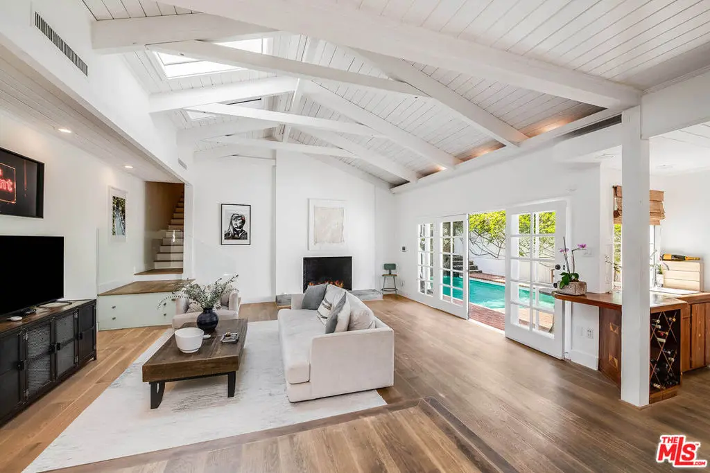 9828 Easton Drive, Beverly Hills, CA — listing photo 1