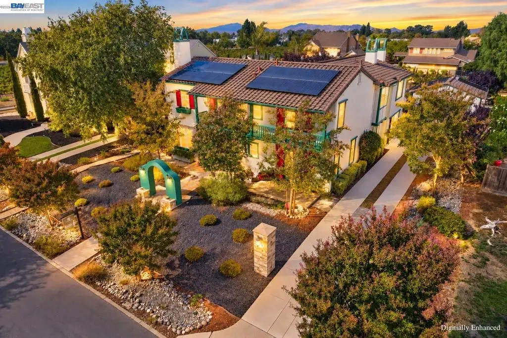 Single Family Residence for sale at 2616 St Helena Ct, Livermore, CA featuring 4 beds and 5 baths