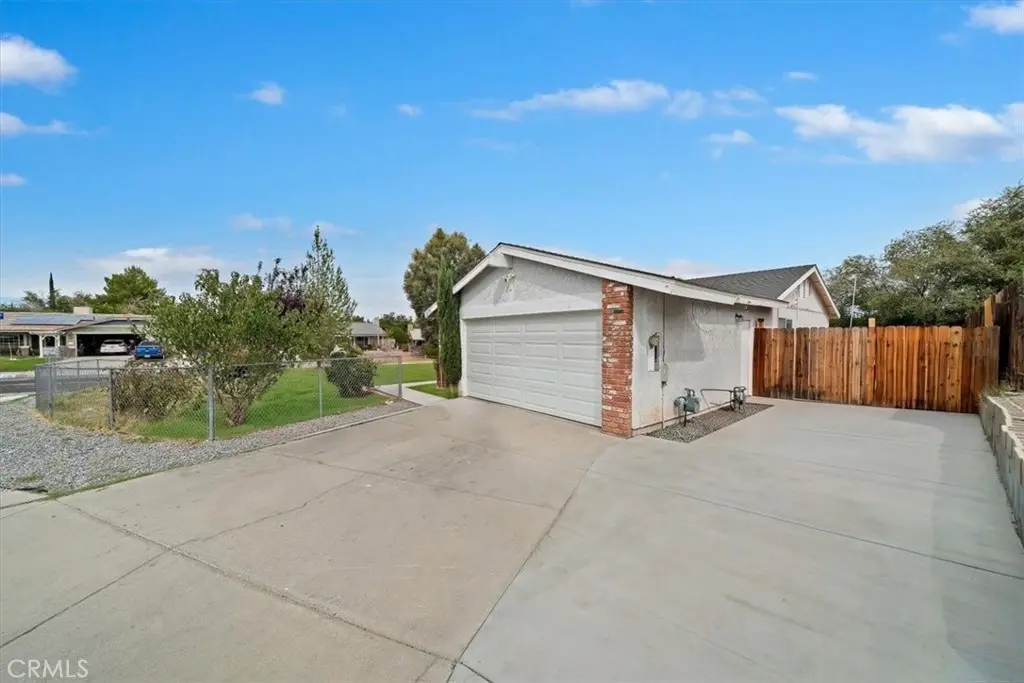 14399 Navarro Court, Victorville, CA — listing photo 1