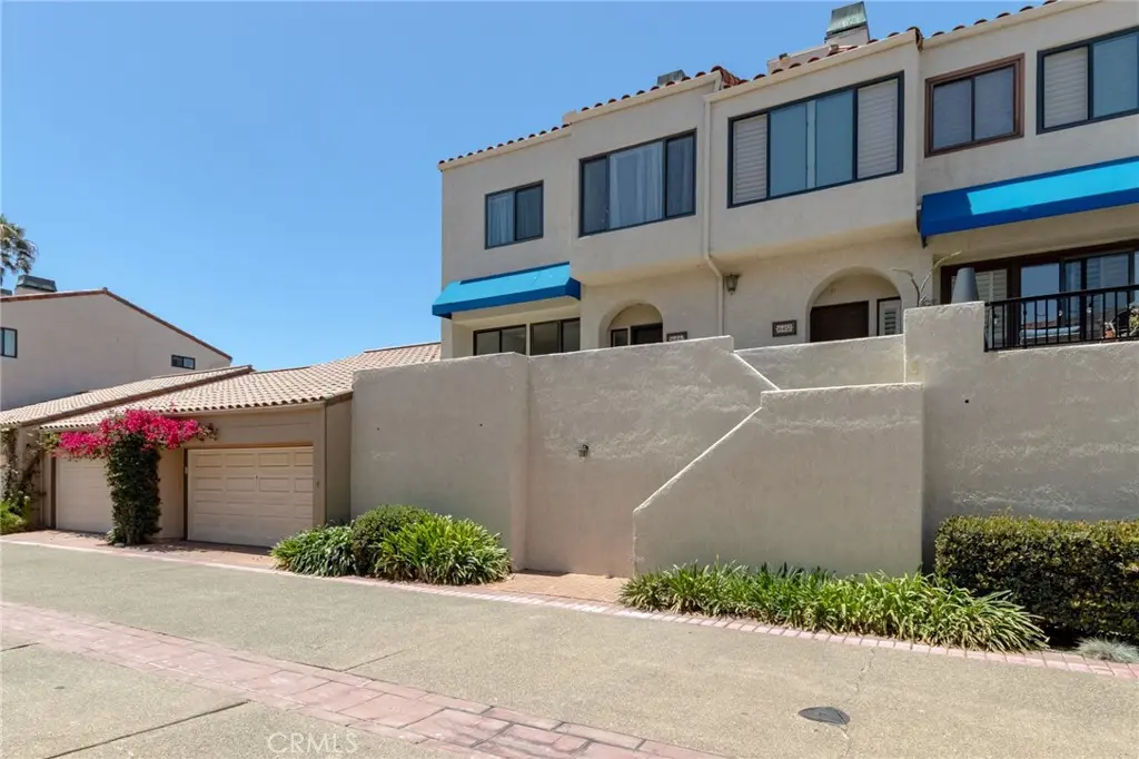 16456 Germain 223, Huntington Beach, CA — listing photo 1