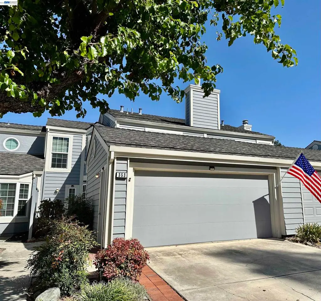Townhouse for sale at 353 Northwood Cmns, Livermore, CA featuring 3 beds and 3 baths