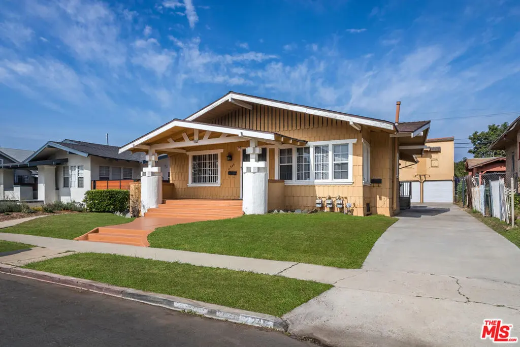 2249 W 29th Street, Los Angeles, CA — listing photo 1