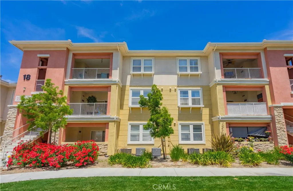 Residential Lease for rent at 31369 Taylor Lane, Temecula, Riverside County, CA featuring 2 beds and 2 baths