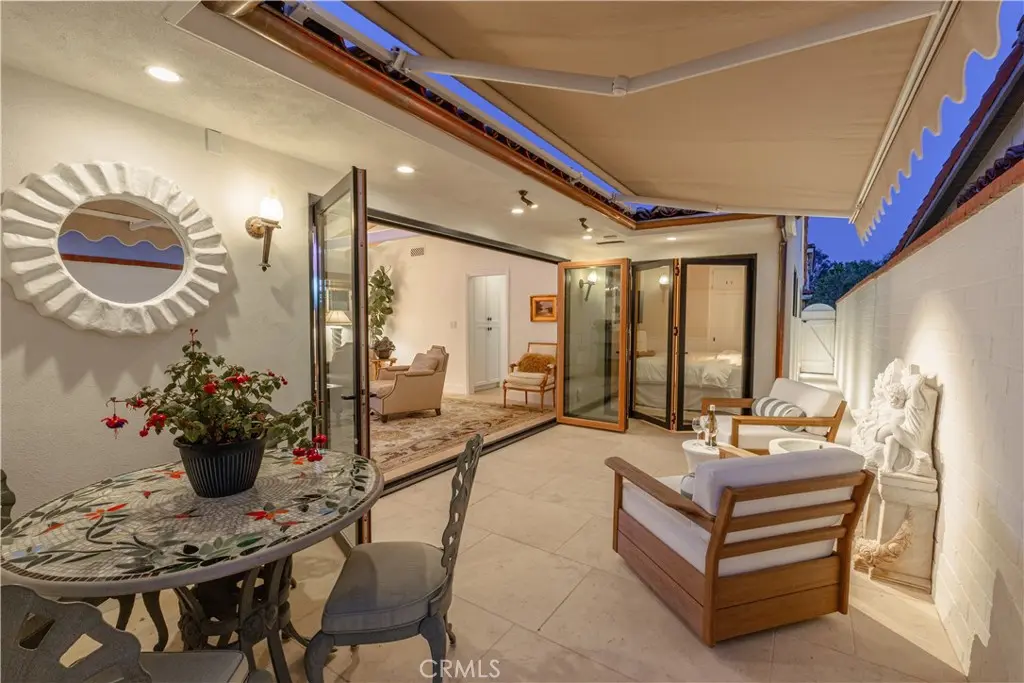 Single Family Residence for rent at 106 Via Cordova, Newport Beach, CA featuring 2 beds and 2 baths