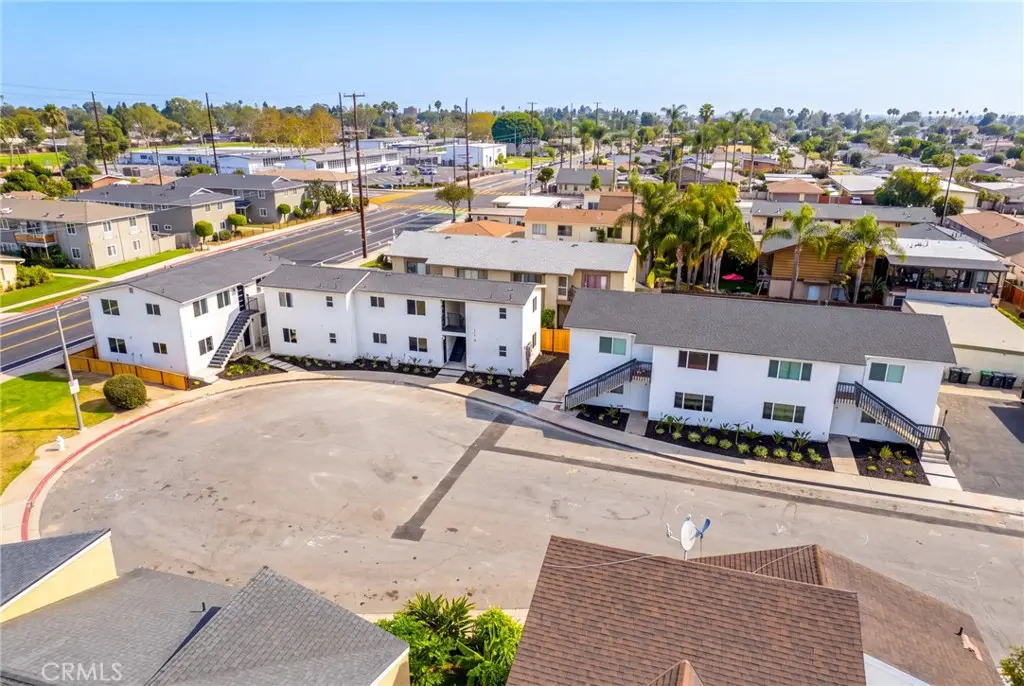 Apartment for sale at 776 W Wilson Street, Costa Mesa, CA