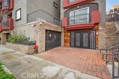 11124 Burbank Boulevard 310, North Hollywood, CA — listing photo 1