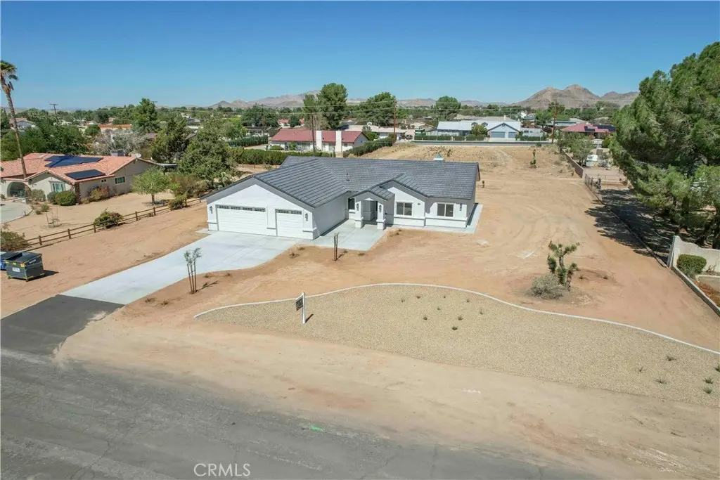 19590 Red Feather Road, Apple Valley, CA — listing photo 1
