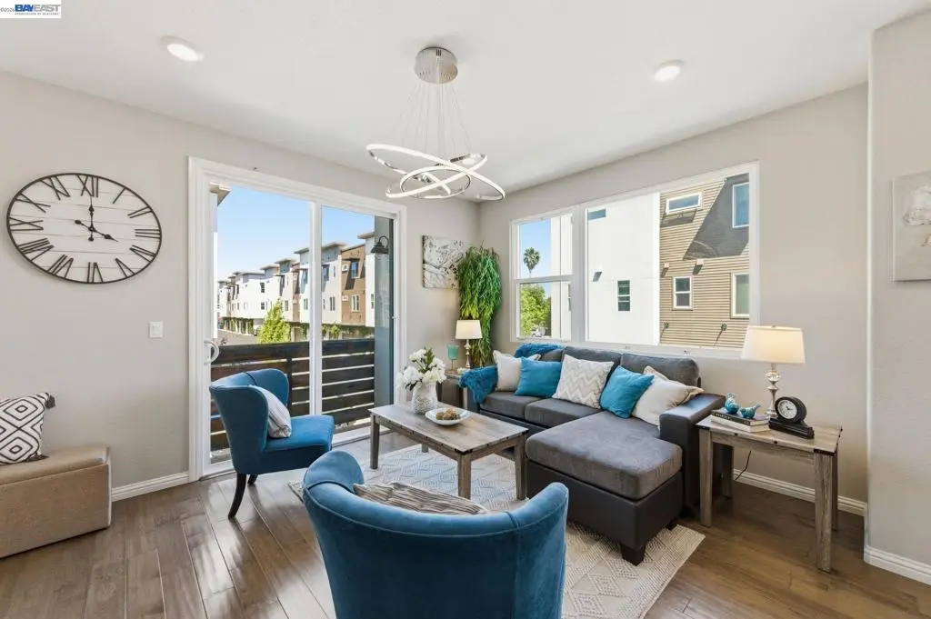 Condominium for sale at 37336 Duckling Ter, Fremont, CA featuring 3 beds and 4 baths