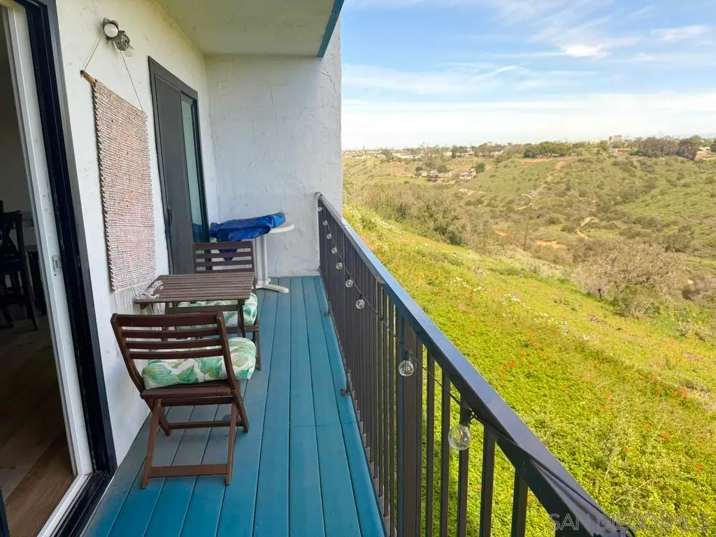 Residential Lease for rent at 3079 Cowley Way 38, San Diego, CA featuring 2 beds and 2 baths