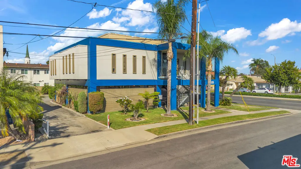 10535 Paramount Boulevard, Downey, CA — listing photo 1