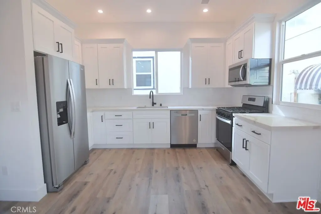 Townhouse for rent at 332 S Detroit Street 1/2, Los Angeles, CA featuring 3 beds and 2 baths