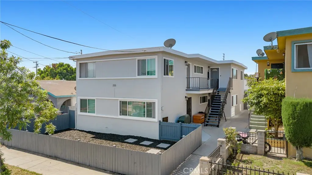 233 W Oliver Street, San Pedro, CA — listing photo 1