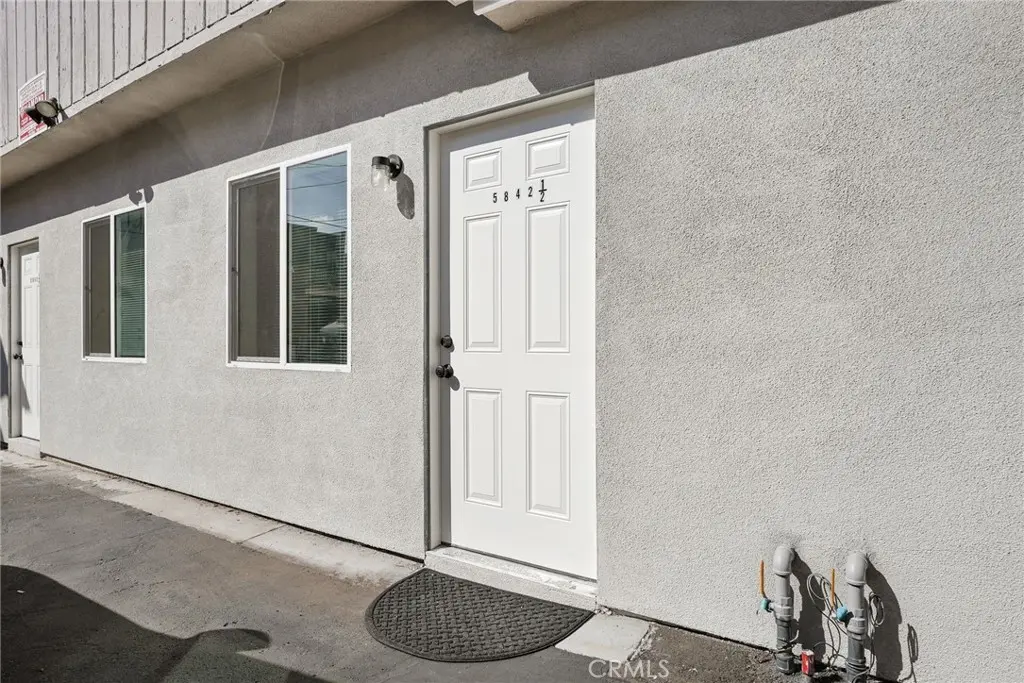 5842 Lexington Avenue, Hollywood, CA — listing photo 1