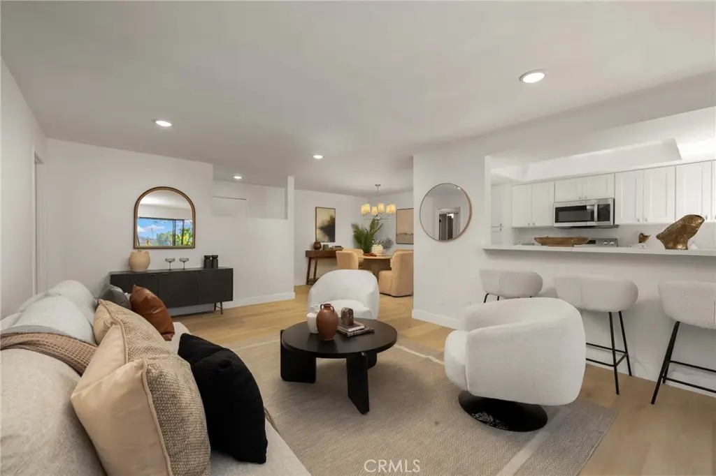Condominium for sale at 5000 S Centinela Avenue 113, Los Angeles, CA featuring 1 bed and 1 bath