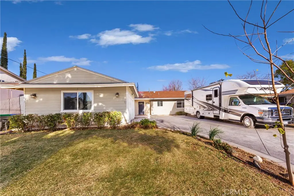 22327 Espuela Drive, Saugus, CA — listing photo 1