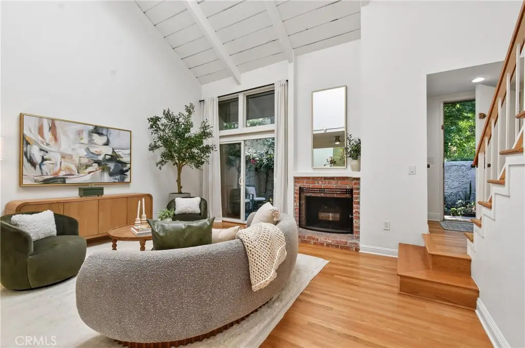 4249 Colfax Avenue G, Studio City, CA — listing photo 1