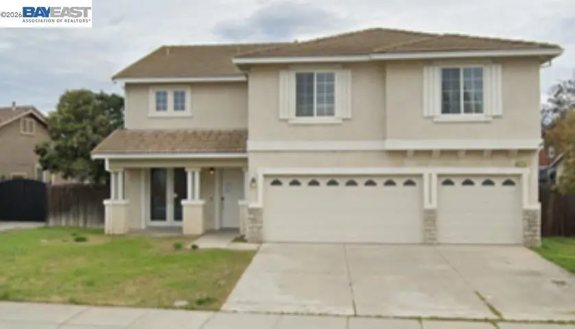 Residential Lease for rent at 536 Pestana Ave, Manteca, San Joaquin County, CA featuring 5 beds and 3 baths