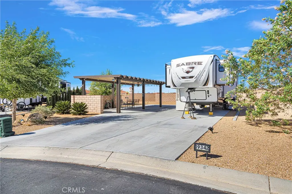 19342 Birdie Way, Apple Valley, CA — listing photo 1