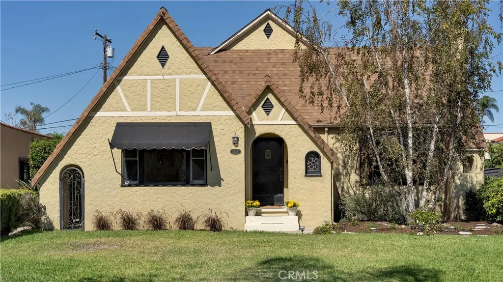 2429 N Heliotrope, Santa Ana, CA — listing photo 1