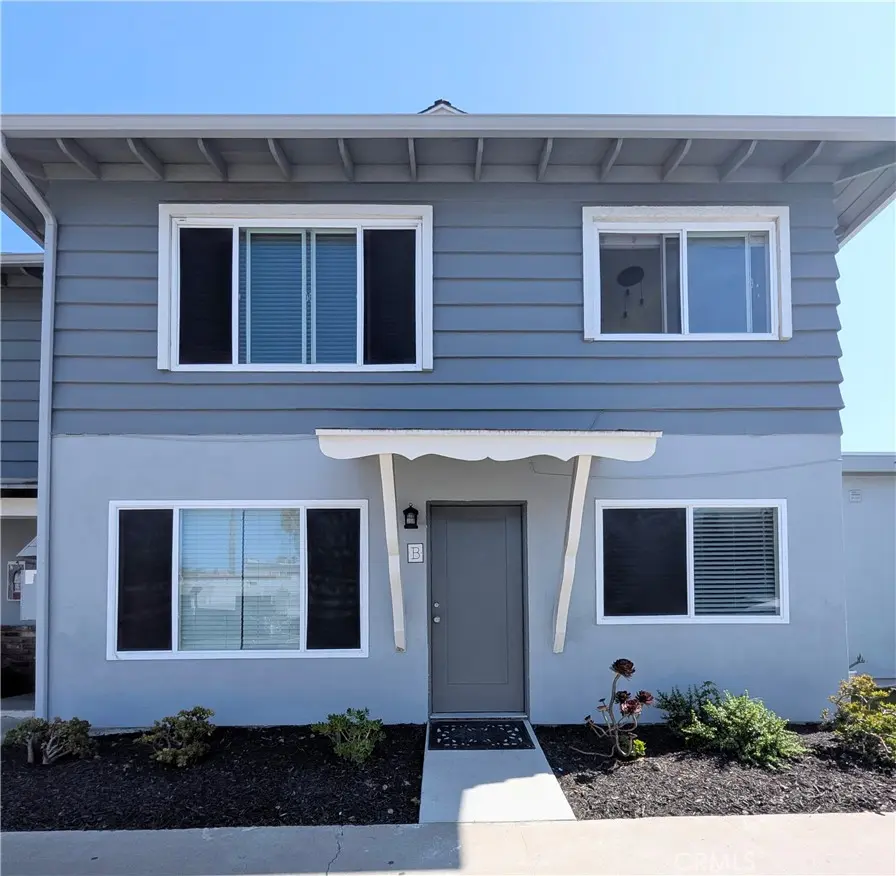 402 13th Street B, Huntington Beach, CA — listing photo 1