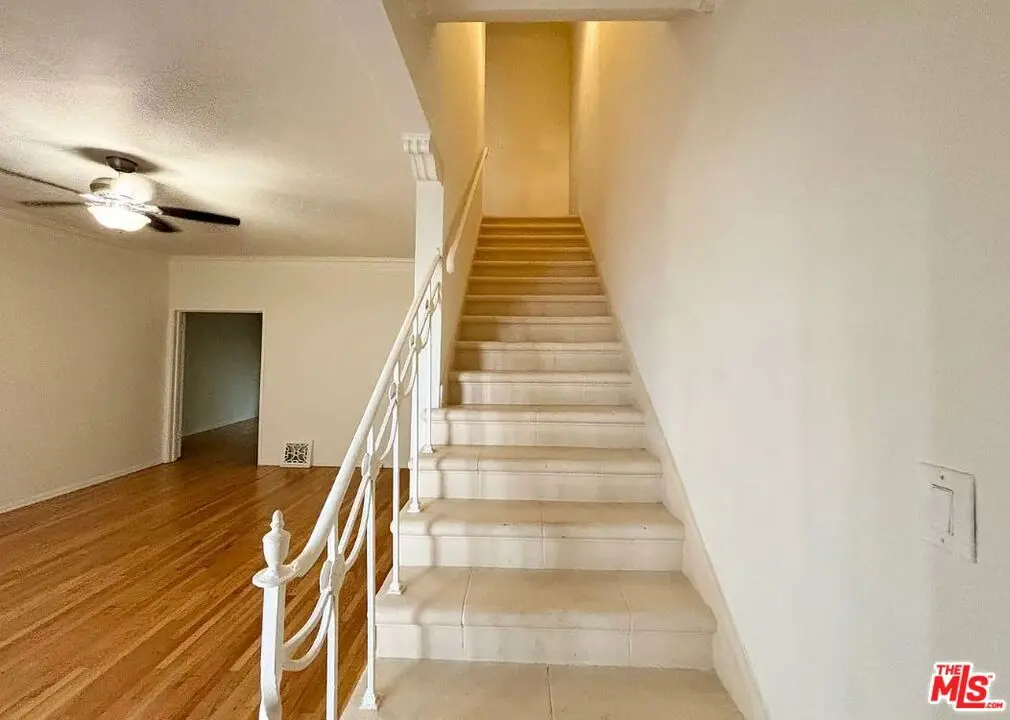 Townhouse for rent at 128 S Palm Drive, Beverly Hills, CA featuring 2 beds and 2 baths